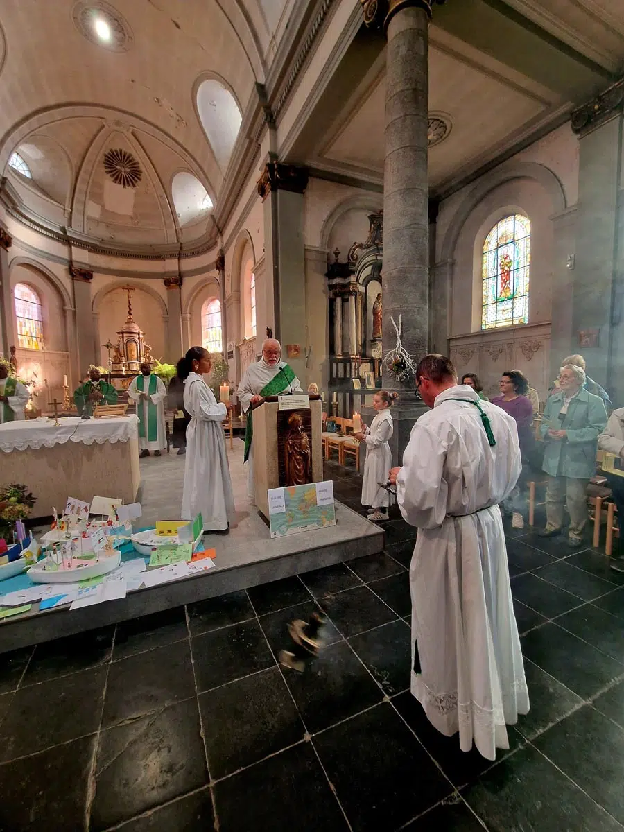 Messe interculturelle lors de la JMMR 2025 en l'église St Lambert de Courcelles-Petit
