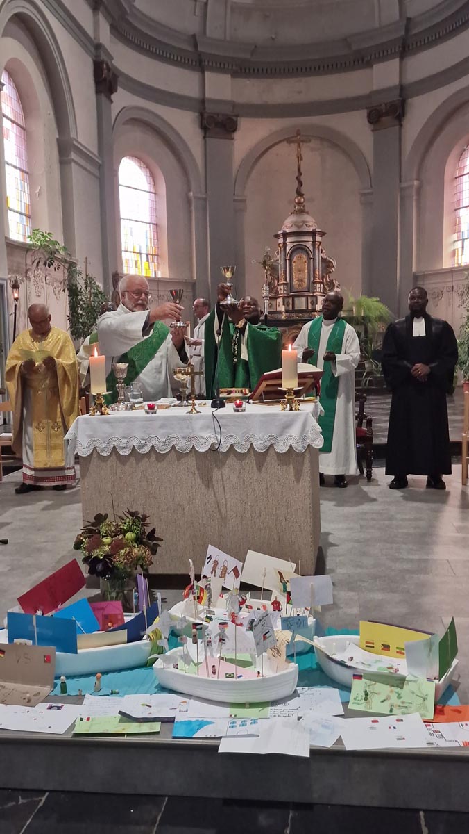 Messe interculturelle lors de la JMMR 2025 en l'église St Lambert de Courcelles-Petit