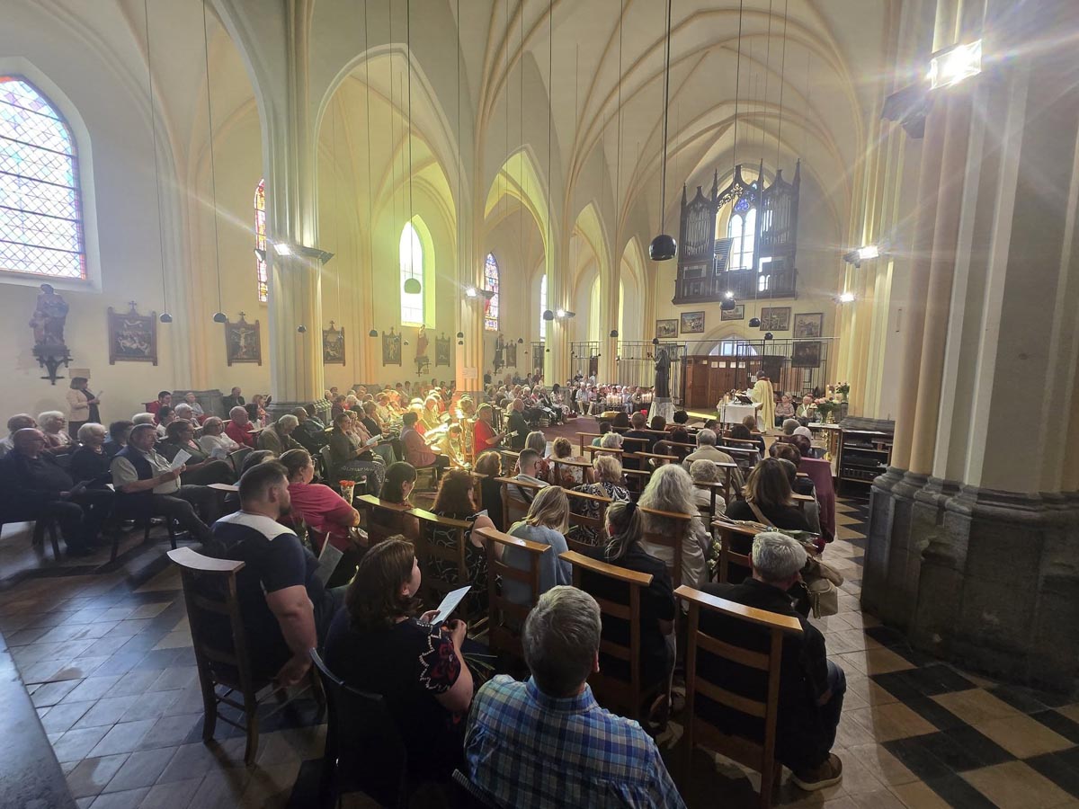 Messe en l'honneur de Ste Rita à St Barthélemy (Souvret)